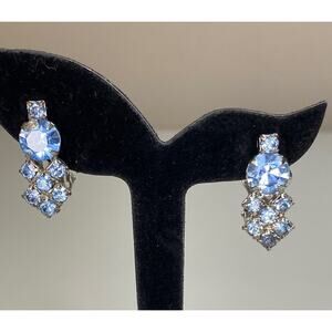 Vintage Ice Blue Faceted Rhinestones Clip On Earrings Silver Tone Elegant Shine